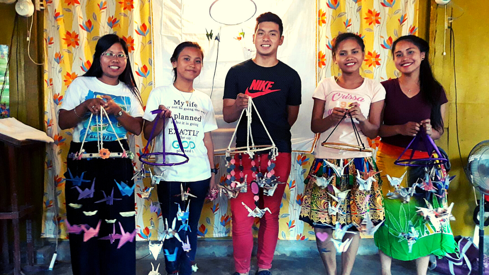 We treat the Bajaos mothers and their children by teaching them how to create Cranes of Hope.